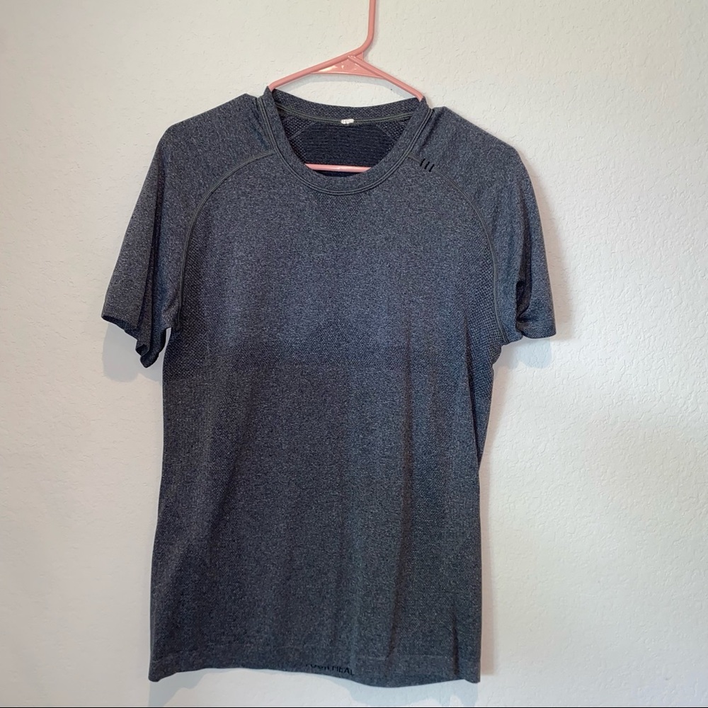 Lululemom tech short short sleeve Tee